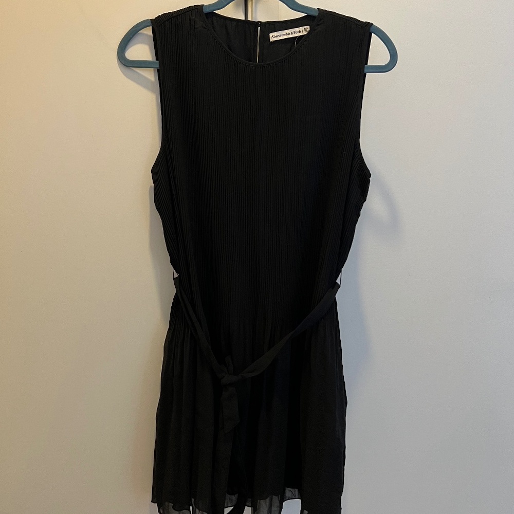 NWT Abercrombie & Fitch High-Neck Plisse Mini Dress- Size M Petite